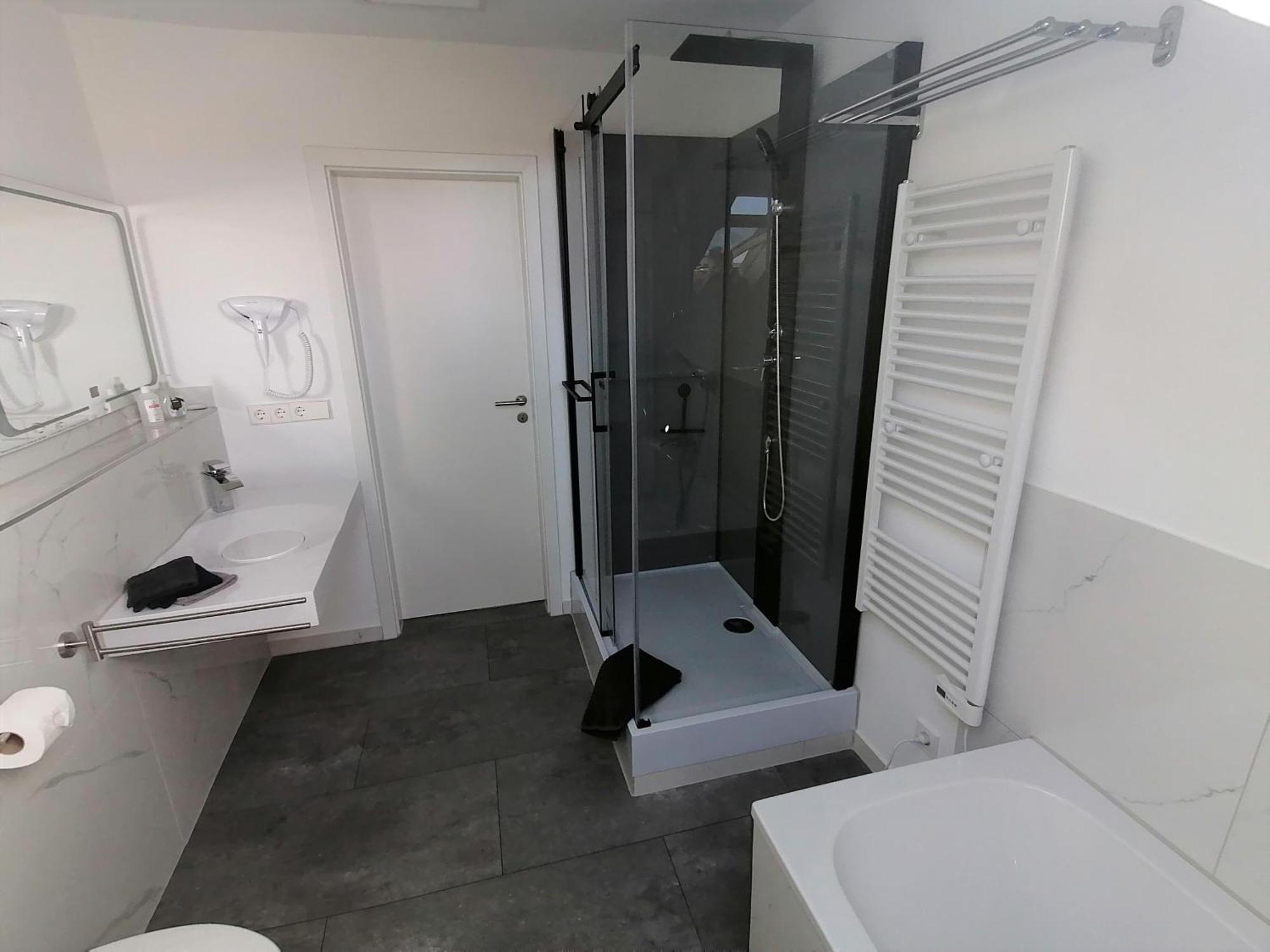 Auszeit2 Erfurt - Stilvolle Dachwohnung Mit Parkplatz - Zentrumsnah Экстерьер фото