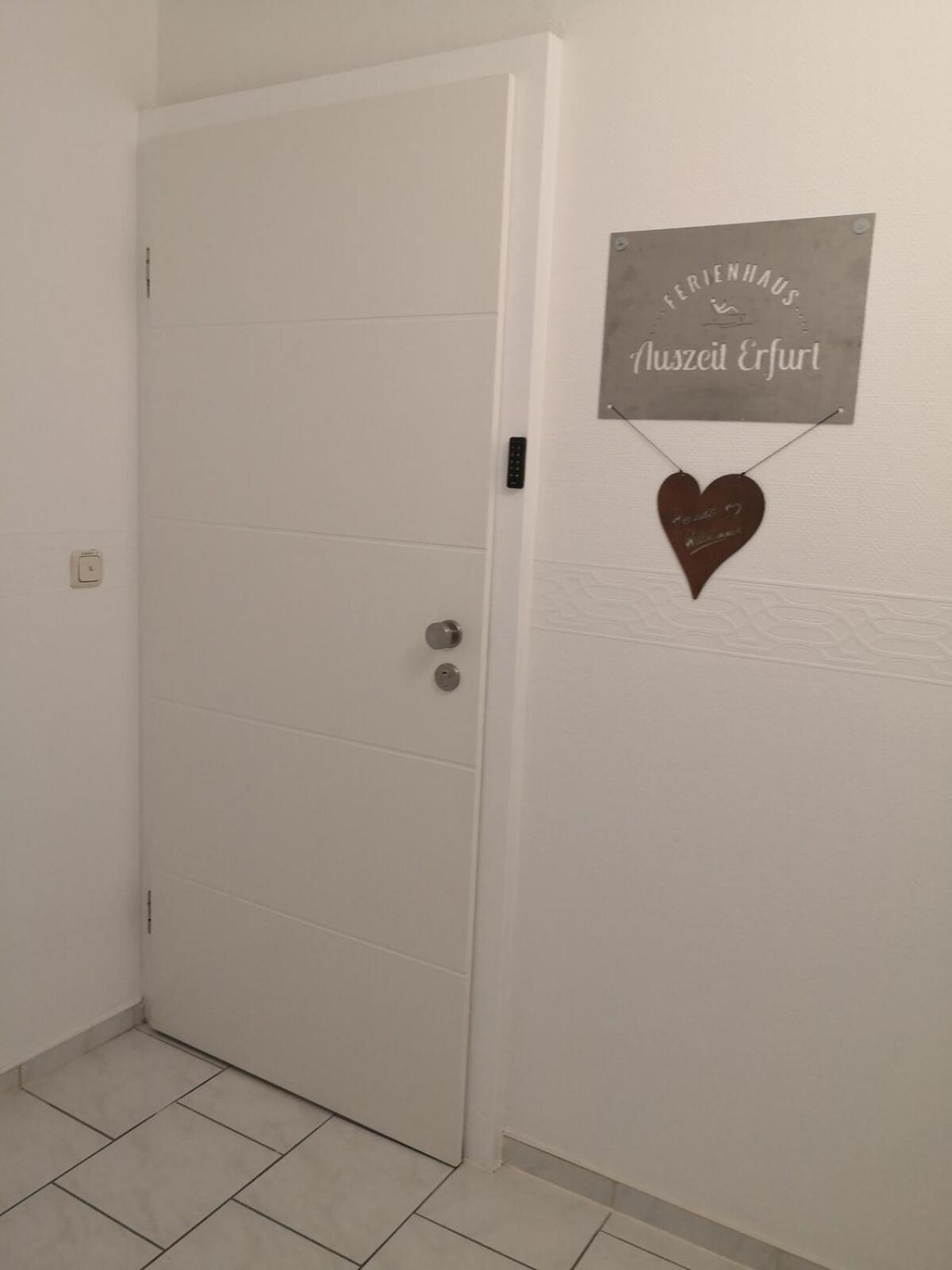 Auszeit2 Erfurt - Stilvolle Dachwohnung Mit Parkplatz - Zentrumsnah Экстерьер фото